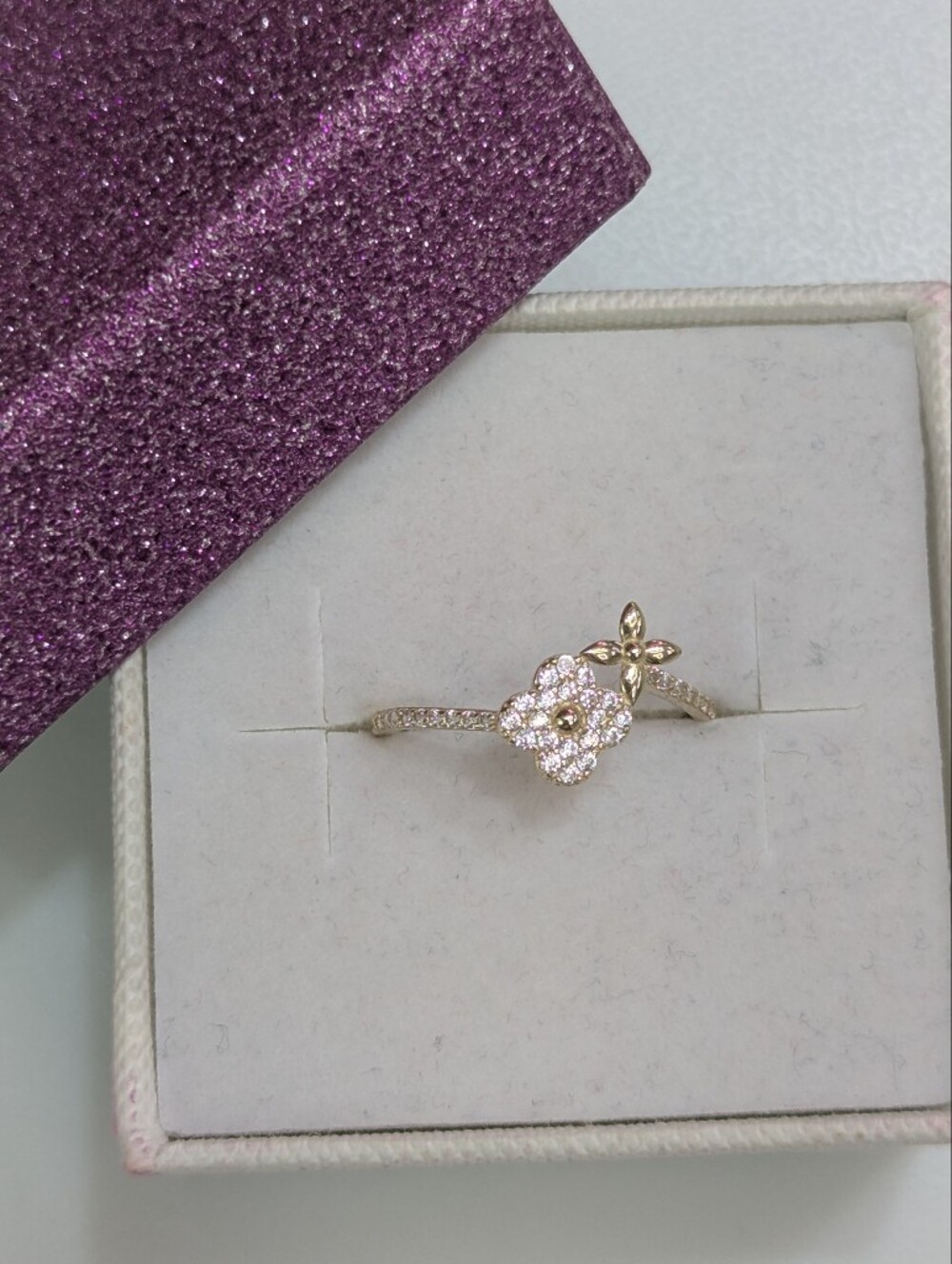 10kt Real Gold Women's Ring Size 7
